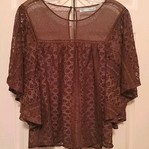 Beautiful lace top 💥 2 for $15